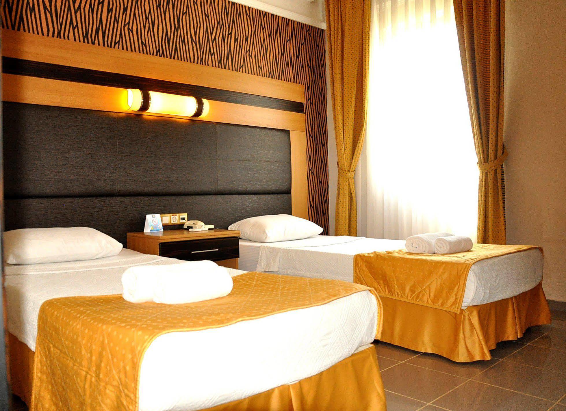 Club Alpina Hotell Marmaris Eksteriør bilde